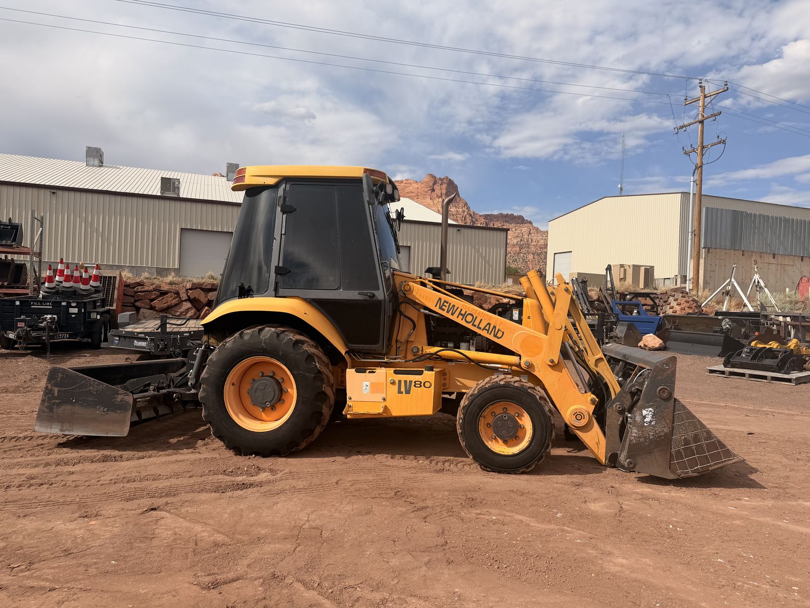 2005 New Holland LV80 Grading Tractor