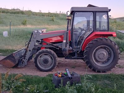 2008 Jinma 754 Cab Tractor with Bucket Loader