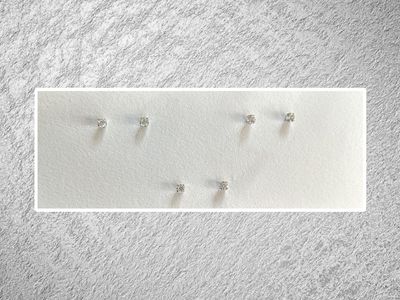CIRCLE STUD EARRINGS -- CLEAR (BANTER BY PIERCING PAGODA)