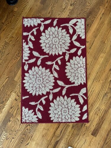 Rug rectangle maroon and cream 27 x 44 inches