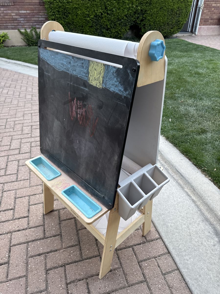 Kids Art Station