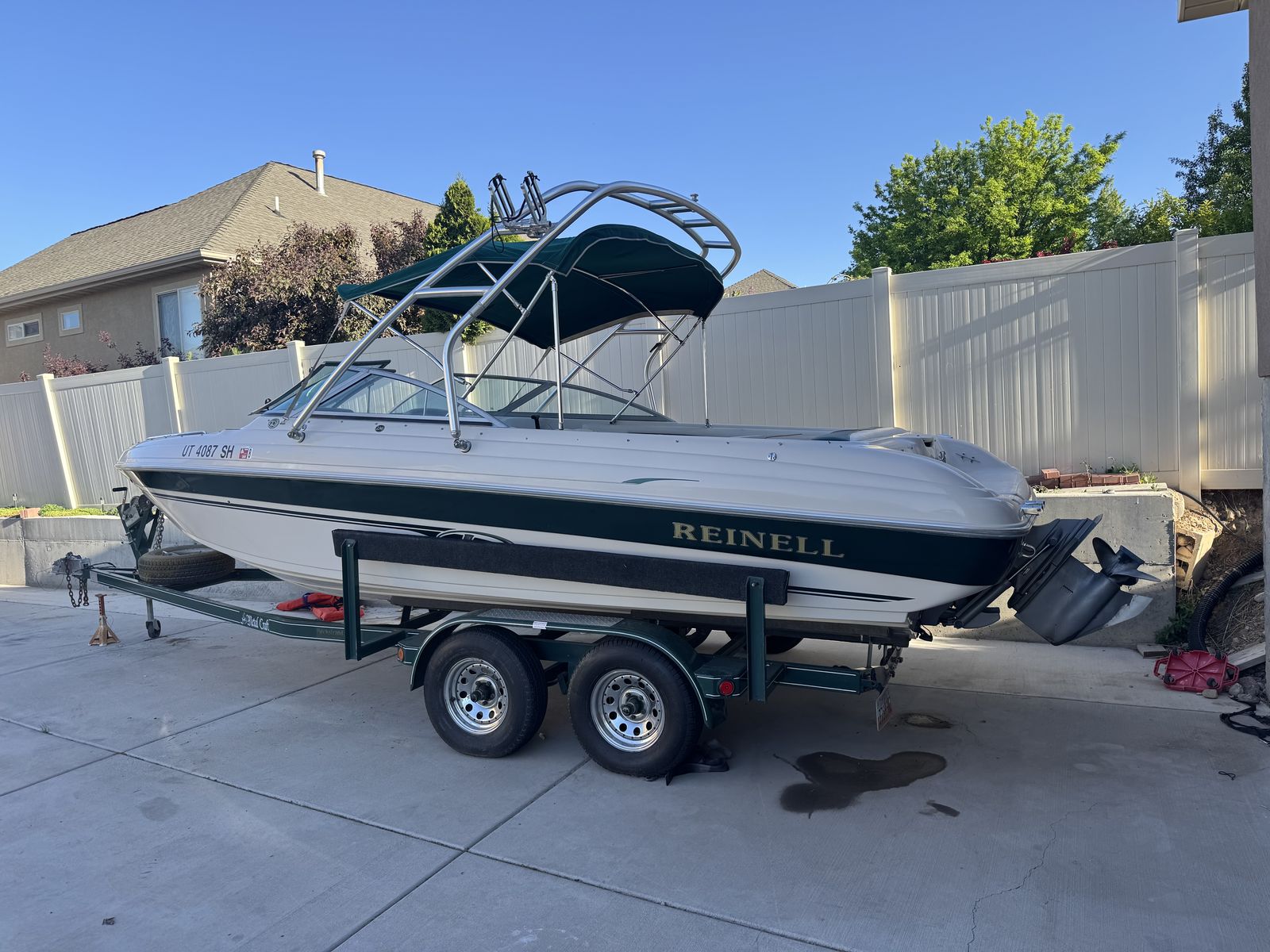 2000 Reinell 230 Open Bow 5.7V8 Volvo Penta Power Boat