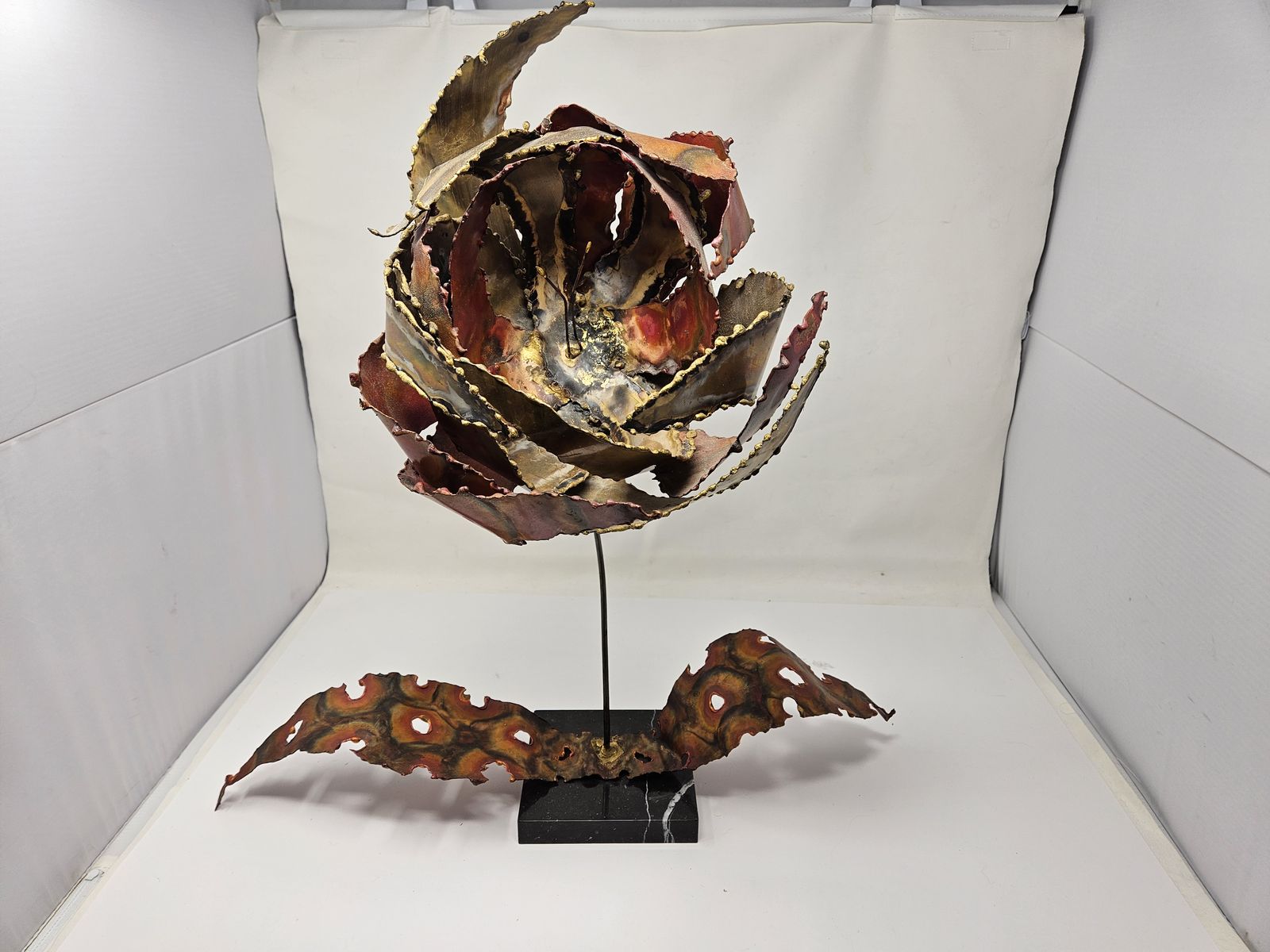 Main image 3