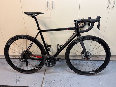 2018 Argon 18 Gallium Pro Disc, size Medium (M) 56cm. Dura-Ace 11-speed - upgrades