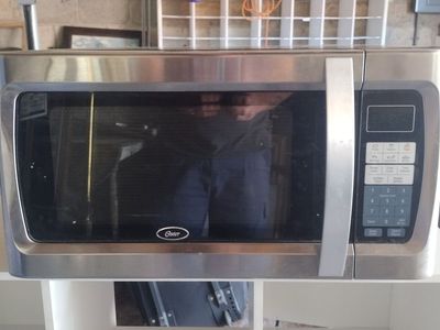 Oster 1100 Watt Microwave