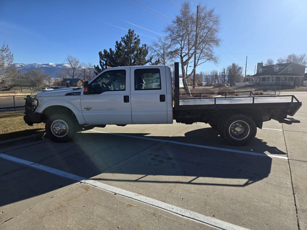 2011 Ford F-350 Super Duty XL Crew Cab Flatbed 6.7L V8 Diesel 4x4