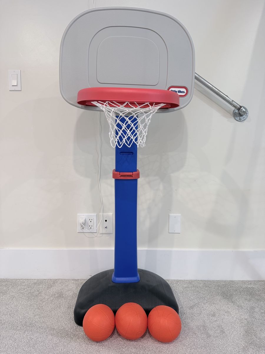 Little Tikes Basketball Hoop and Balls