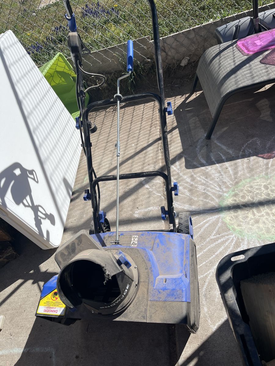 Snow Joe Snow Pusher Corded Electric