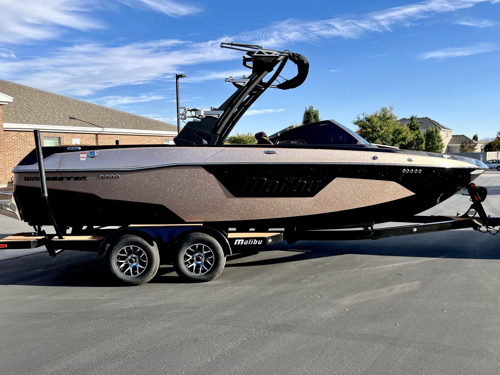 2021 Malibu 23 LSV