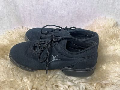 Capezio dance sneakers 9