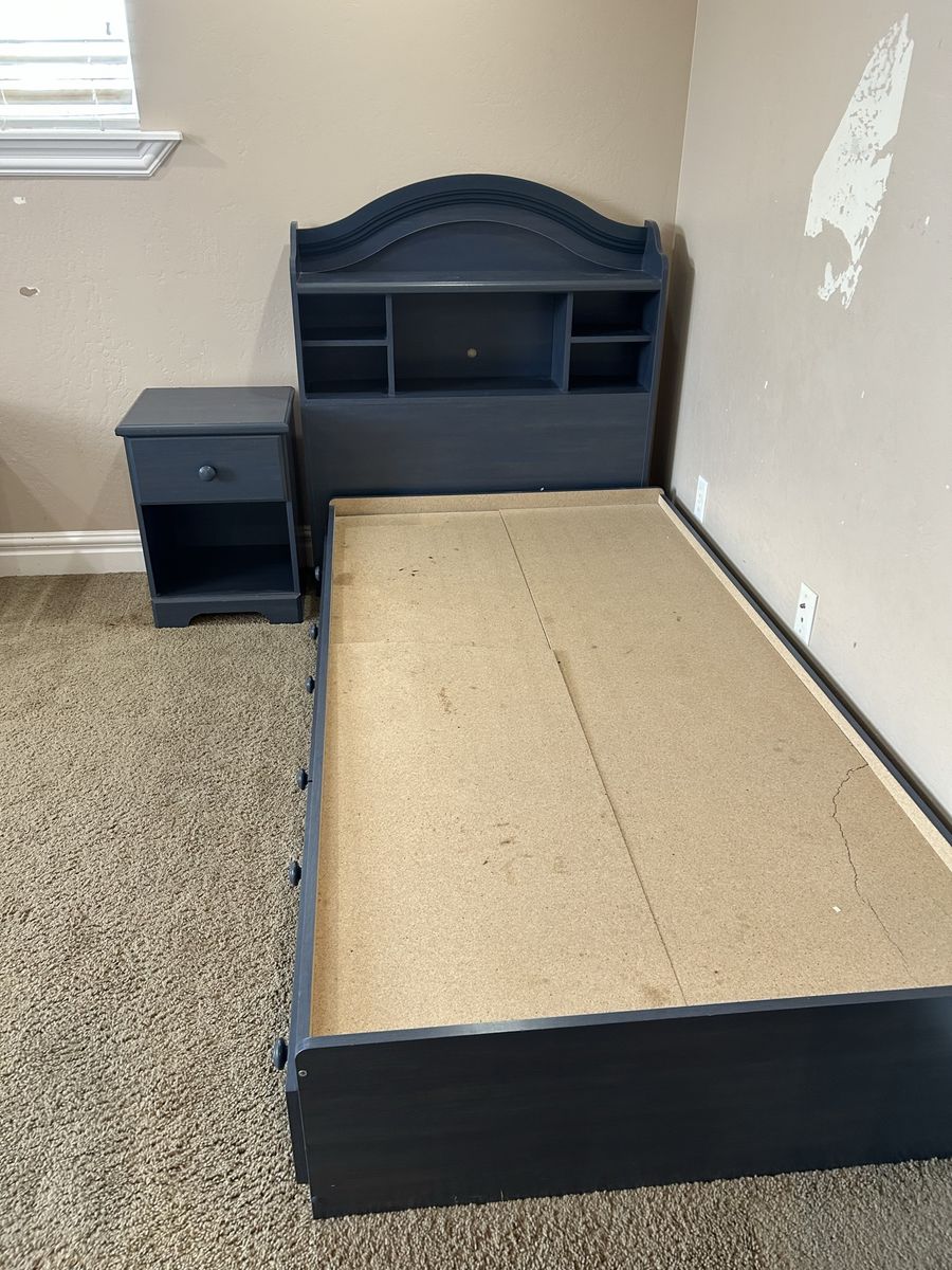 Twin bedroom set