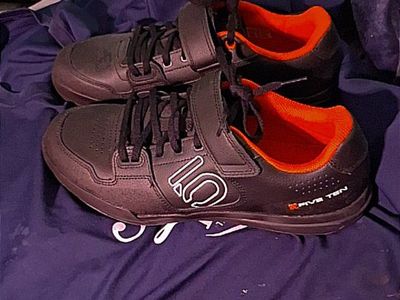 Adidas Five Ten Hellcat Size 9.5 Mountain Bike Clipless Shoes Men's Black/Orange