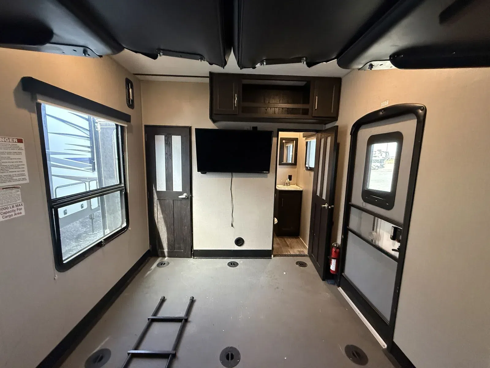 Main image 5