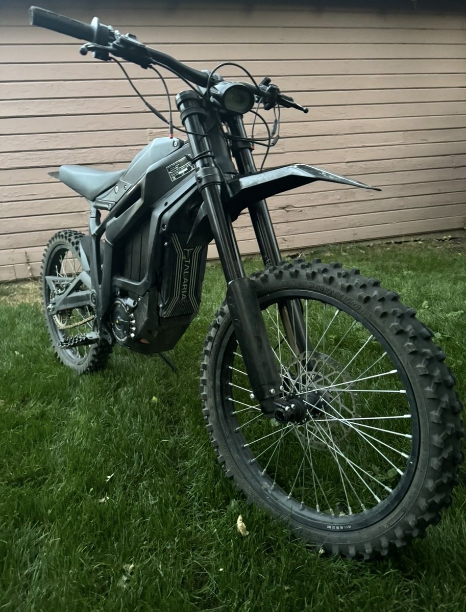 Talaria Sting R MX4 Electric Dirt Bike - Upgraded Tires & Pegs
