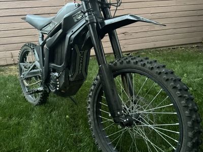 Talaria Sting R MX4 Electric Dirt Bike - Upgraded Tires & Pegs
