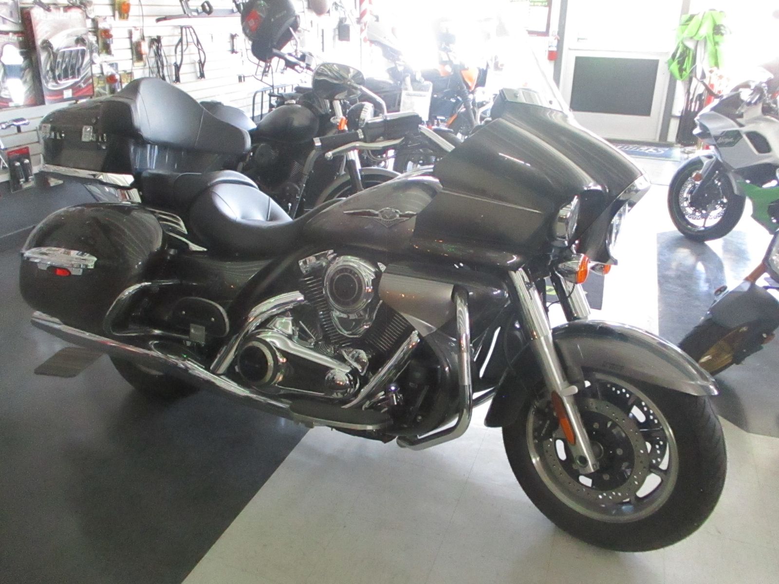 NEW 2024 KAWASAKI VN1700 VOYAGER FULL 3 YEAR FACTORY WARRANTY. BEAUTIFUL BIKE AT A FANTASTIC PRICE