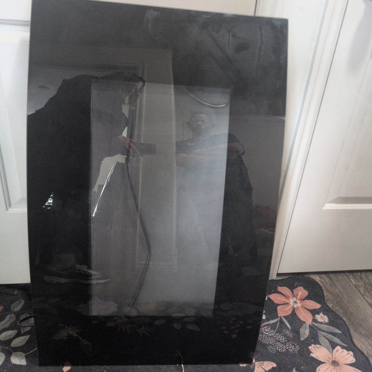 Wall mounted electric fireplace