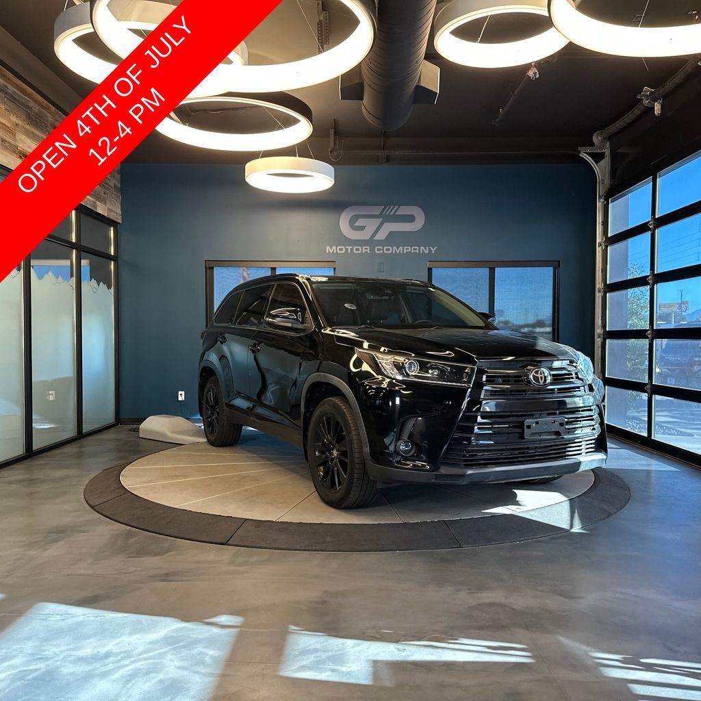 2019 Toyota Highlander SE
