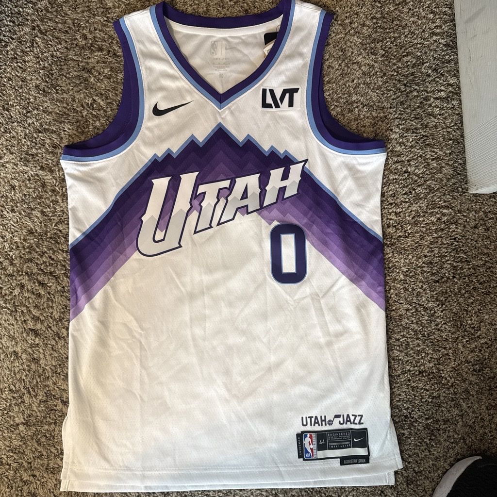 Nike Utah Jazz Taylor Hendricks #0 Swingman Jersey Association Edition Size 44 Medium