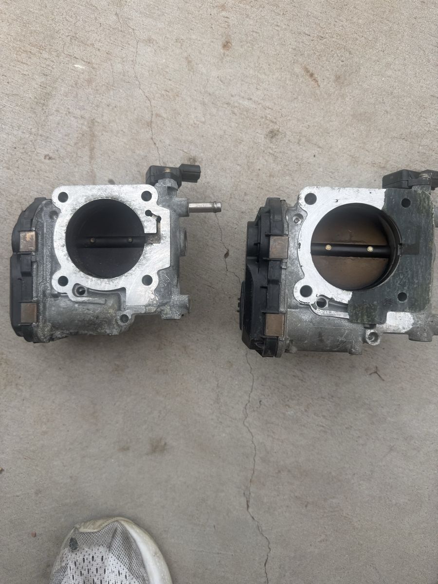 Used Throttle Body Set - Auto Parts