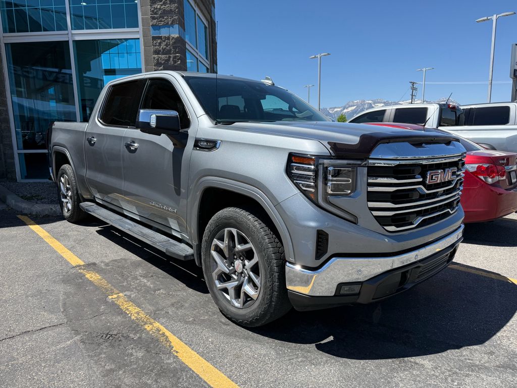 2024 GMC 1500 SLT