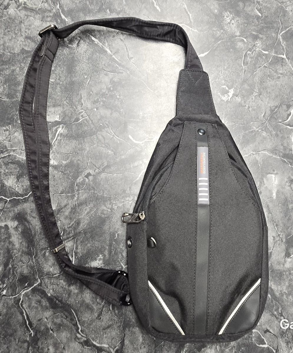 Waterfly Black Sling Bag Crossbody Backpack for Men and Women, Casual Daypack