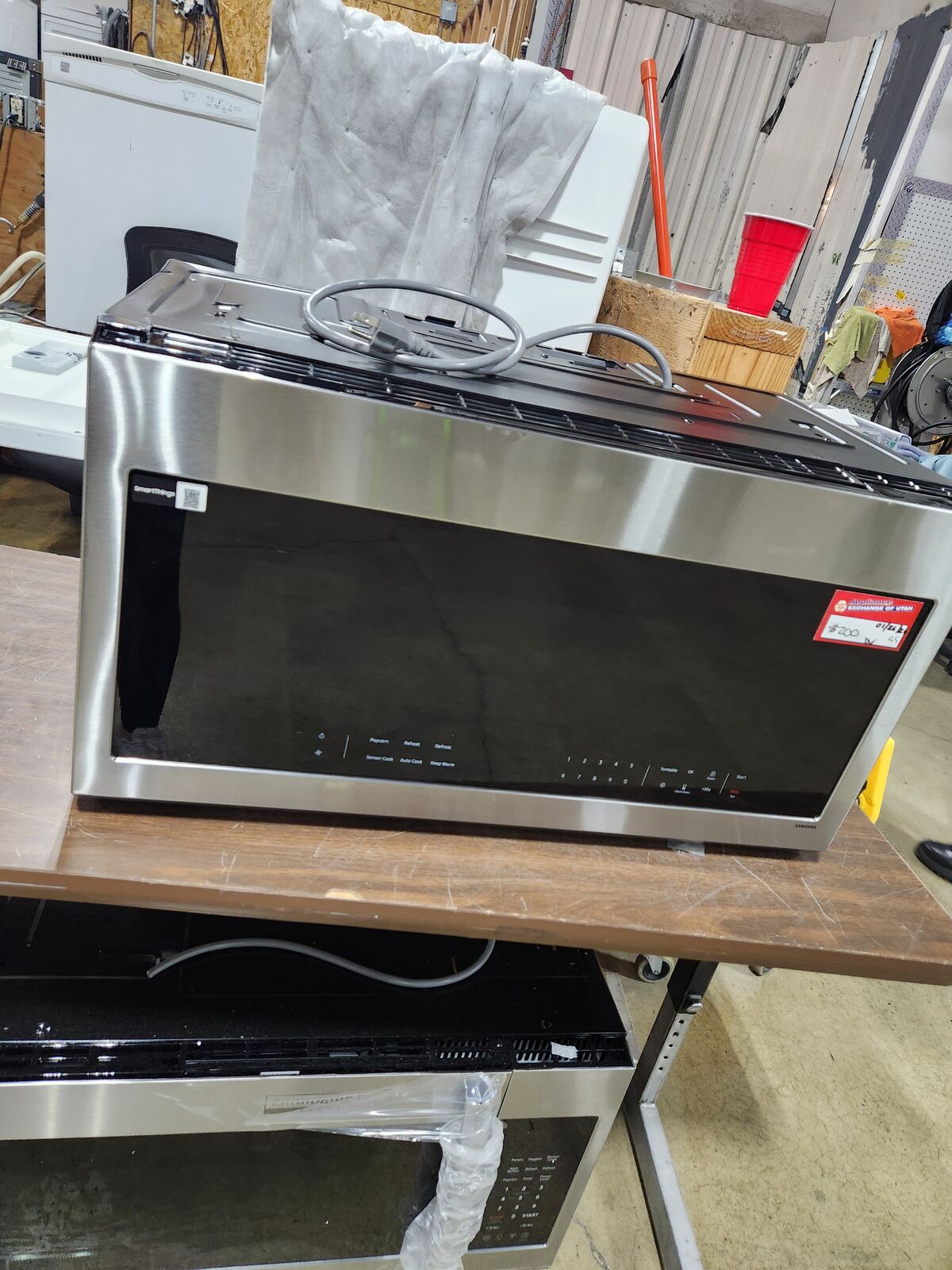 BEAUTIFUL SAMSUNG STAINLESS STEEL OVER THE RANGE MICROWAVE!