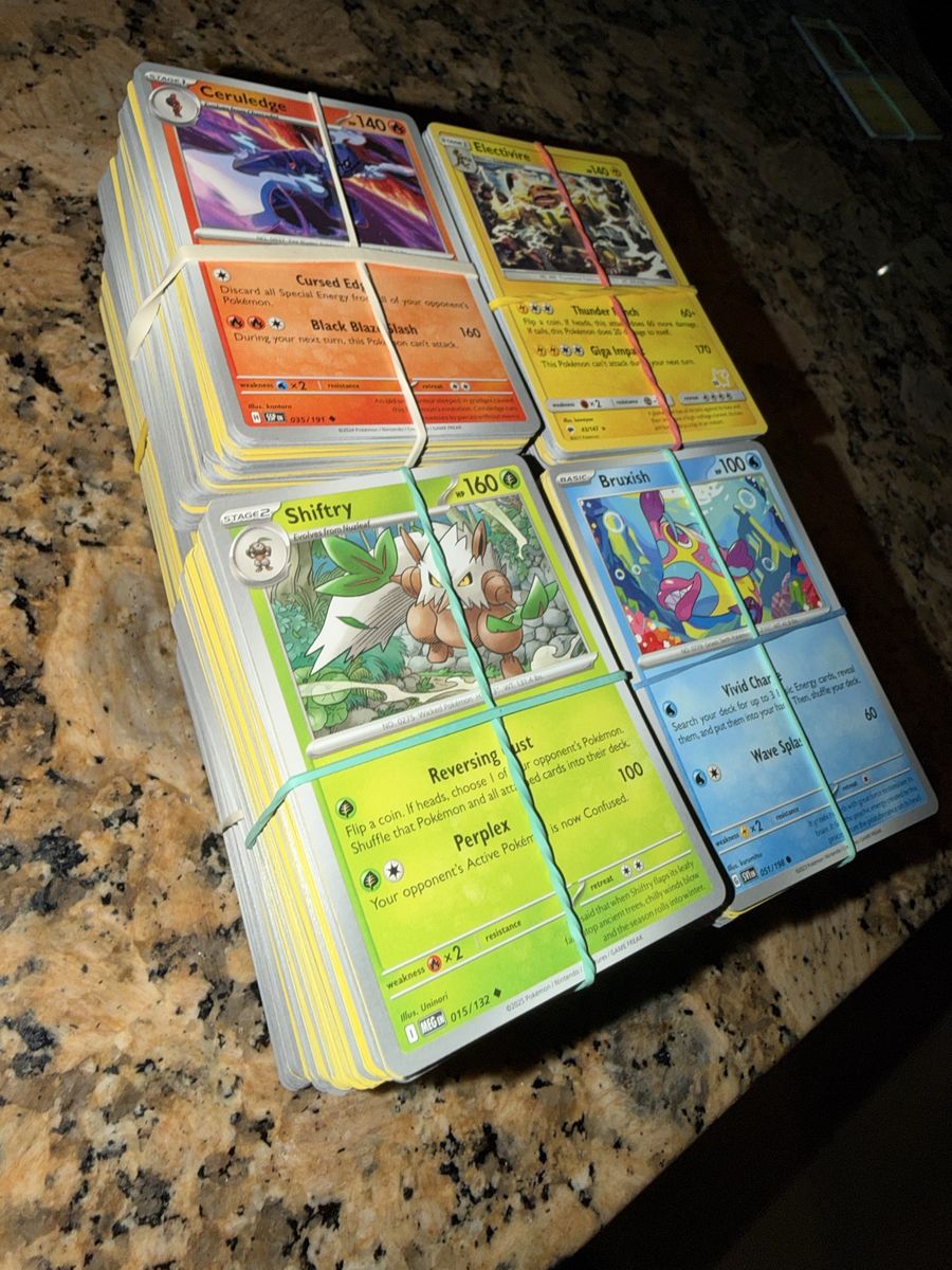 100 Pokemon Cards!