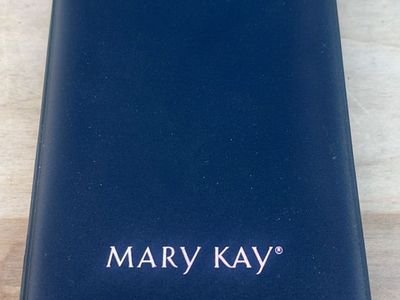 Mary Kay The Compact Empty Refillable Makeup Compact with Mirror, Sleek Navy Blue