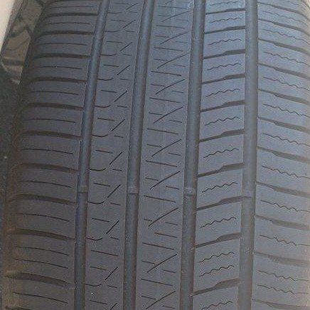 * Nice 245/40R18 Tire *