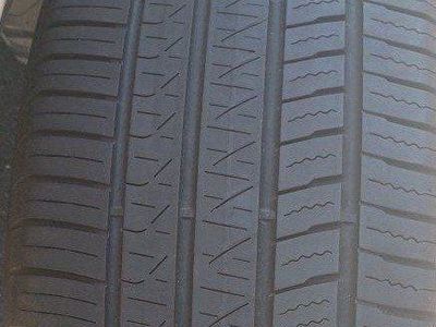 * Nice 245/40R18 Tire *