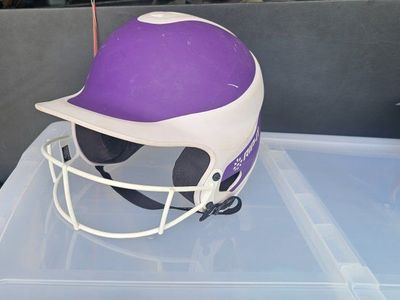 Nice Rip-it women's pitching batting helmet S/M