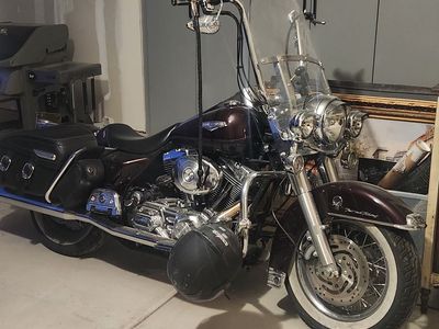 Harley-Davidson Road King Classic Motorcycle - Black Cherry, Windshield, Saddlebags