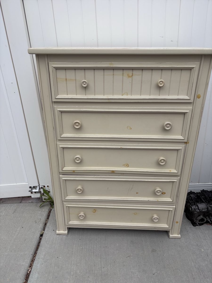 Tall Dresser 38x17x51
