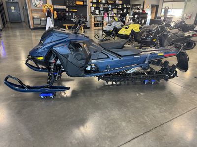 2025 Ski-Doo 850 Summit X Expert 160 MILES