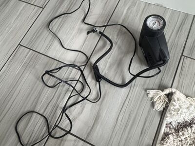 12 v Air compressor 300 psi