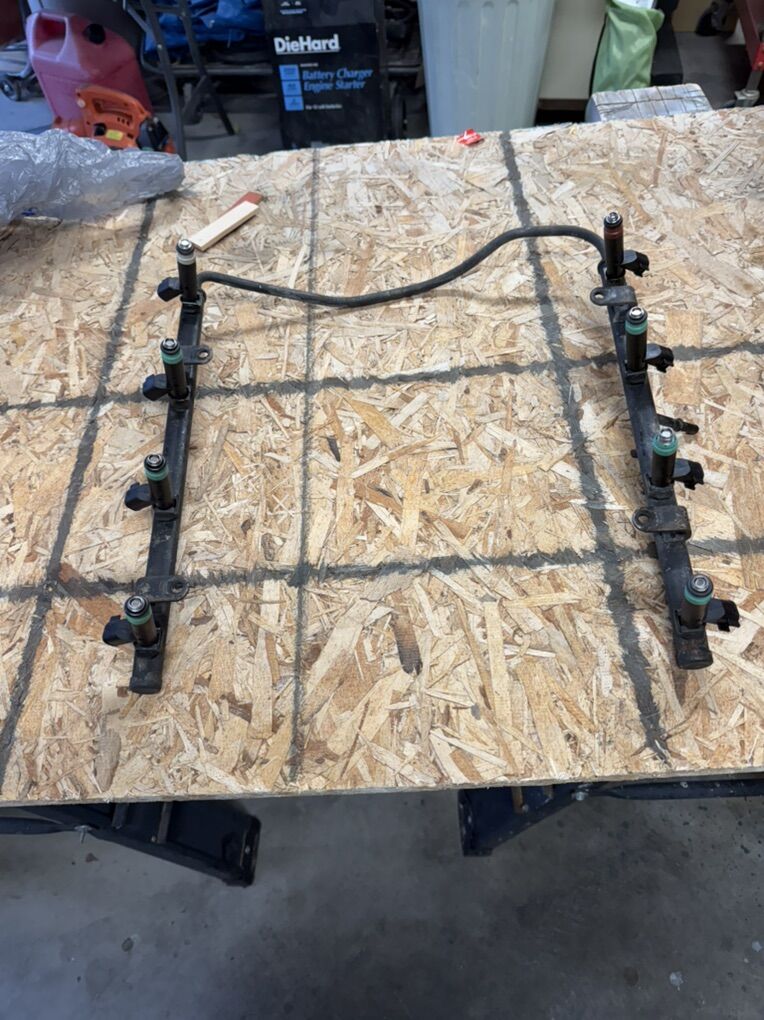 1999 To 2007 dodge 4.7 Fuel Rail And Injectors