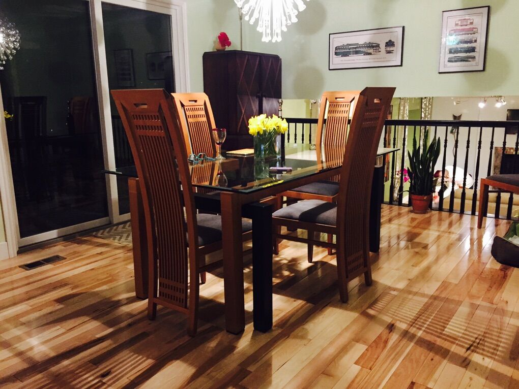 Dining Table & Chairs
