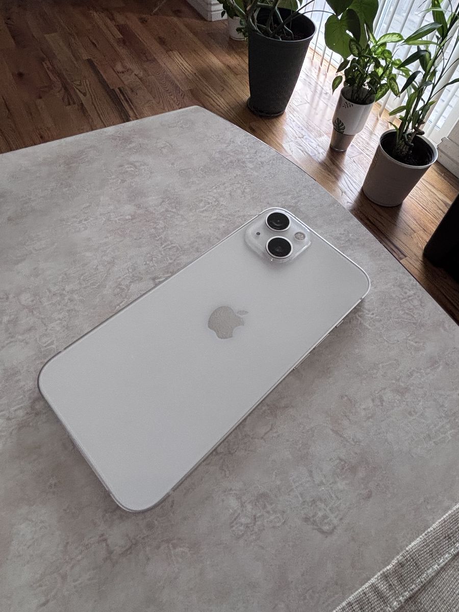 iPhone 13 256gb UNLOCKED