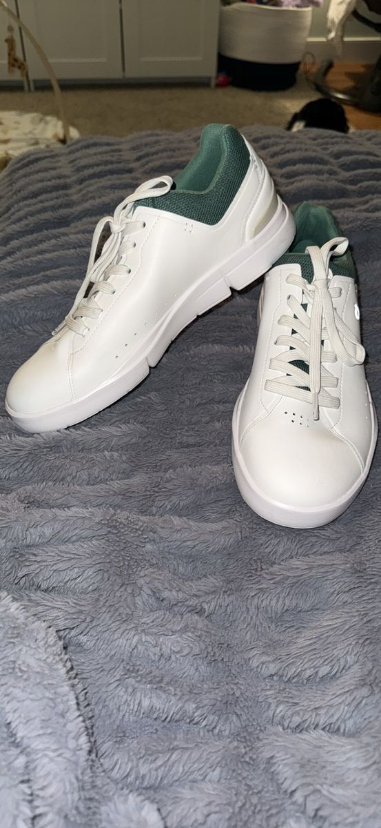 ON Cloud The Roger Advantage Mens Shoes 8.5