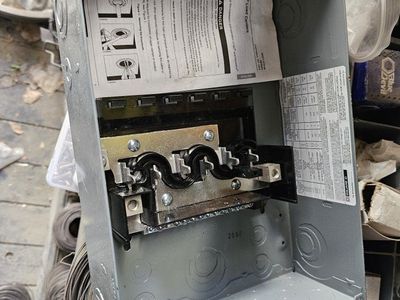 Square D Circuit neutral load center