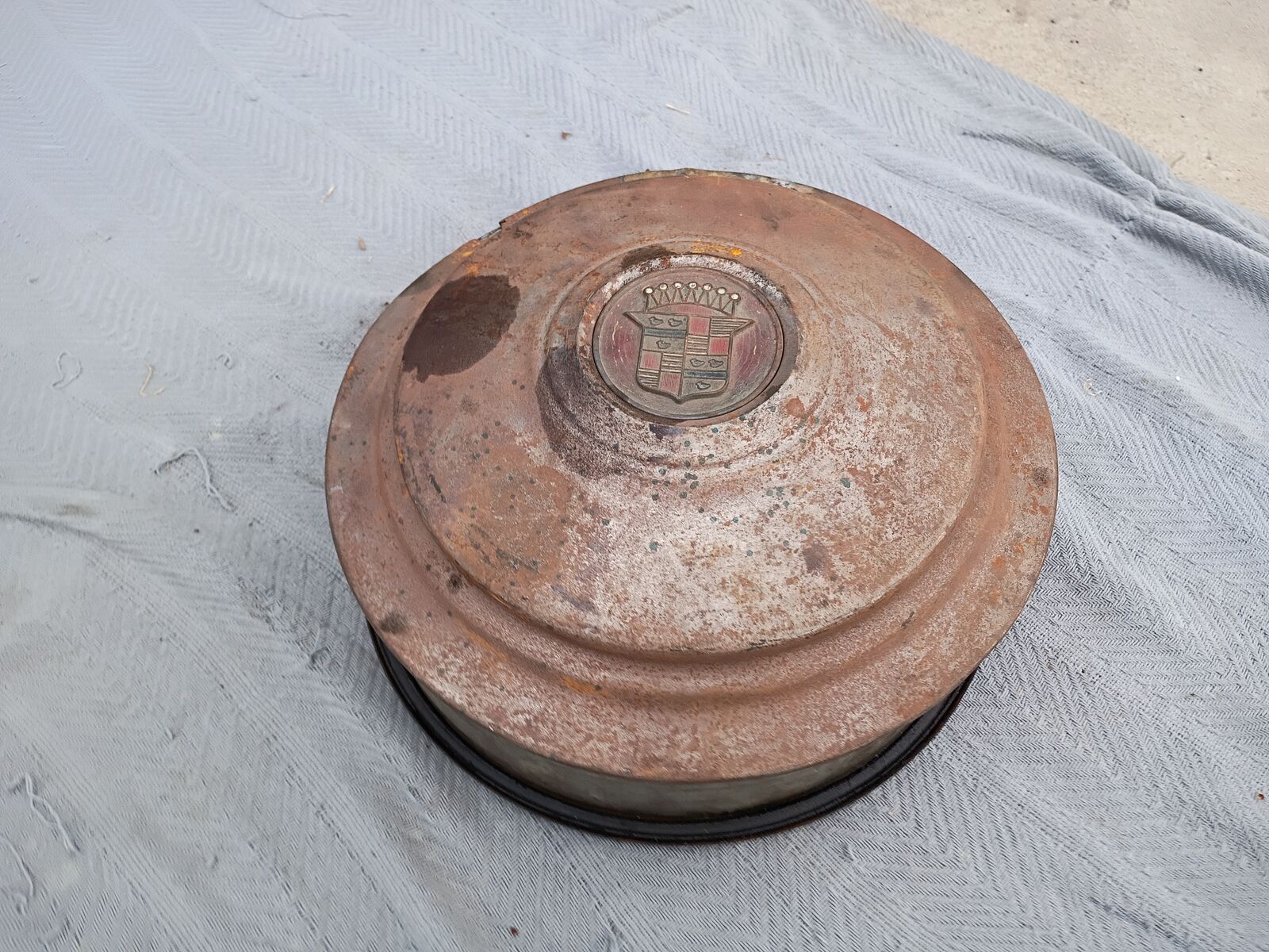 Vintage Cadillac Oil‑Bath Air Cleaner Assembly – Classic Restoration Part x2