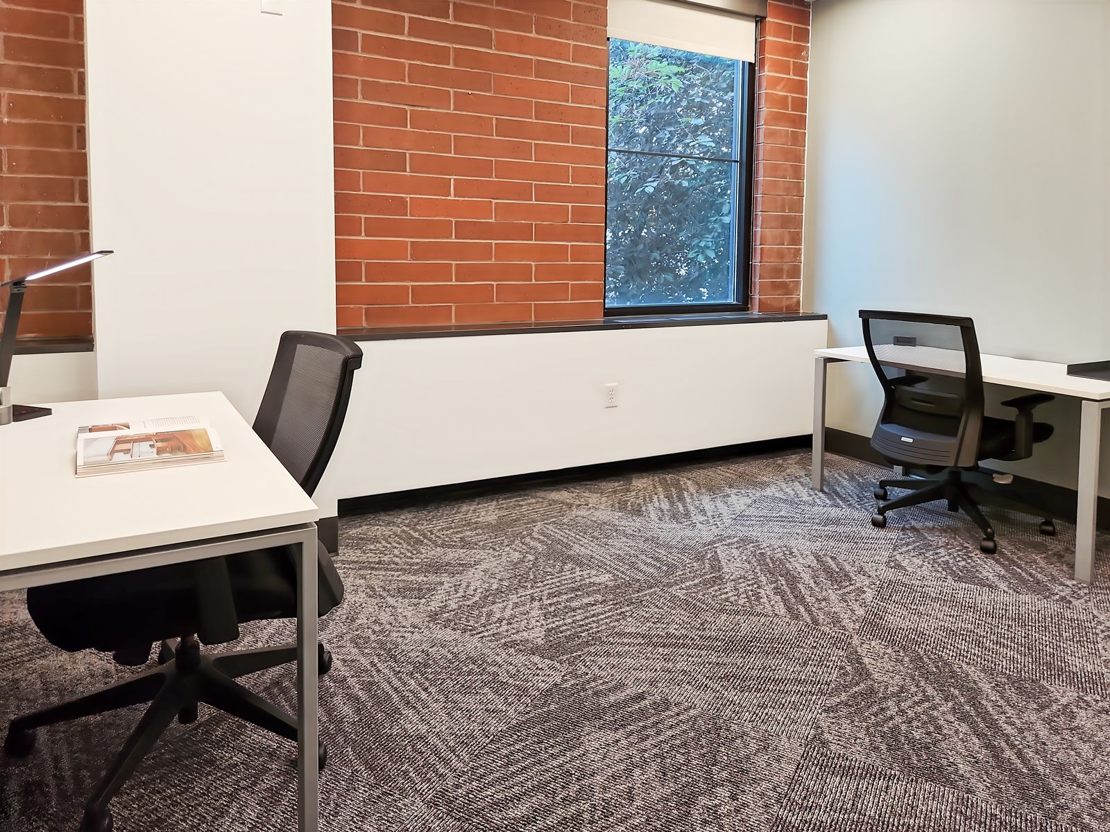 "Convenience at Your Fingertips: Rent an Office by the Hour!"