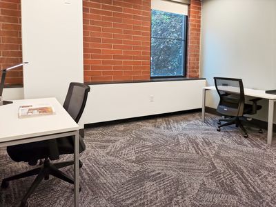 "Convenience at Your Fingertips: Rent an Office by the Hour!"