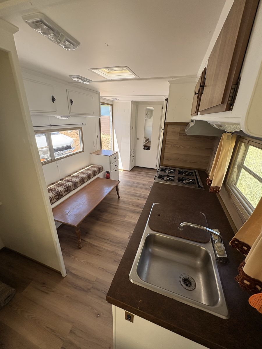 23’ camping trailer