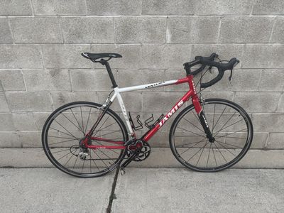 Jamis Ventura Elite Road Bike - 58 cm Red/White - San Marco Saddle
