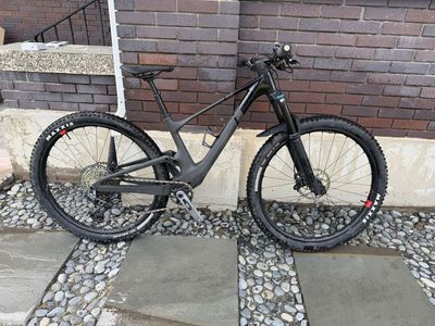2024 Scott Spark 910 Full Carbon Mountain Bike & Wheels