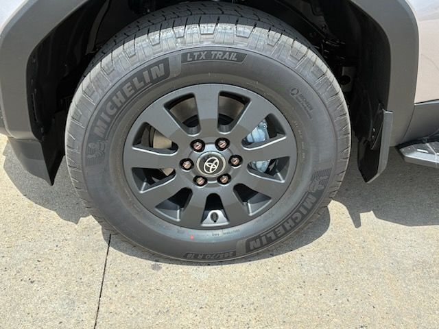 265/70 R18 Michelin LTX Trail tires