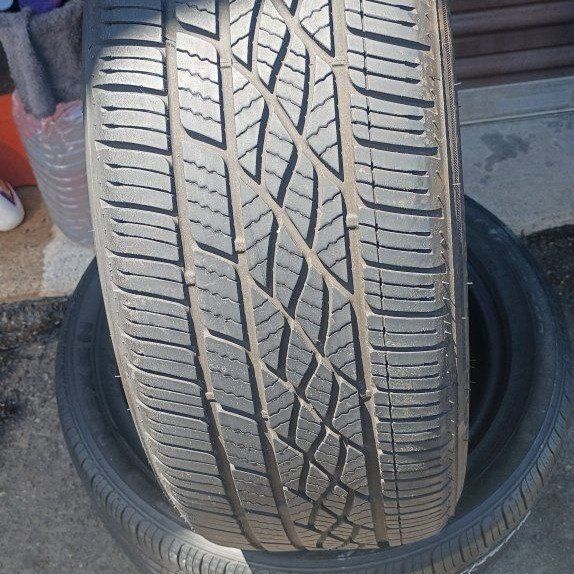 * NiceSingle 215/50R17 Tire *