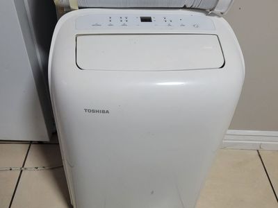 Like-New Portable AC Unit – Excellent Condition – Window Kit Included